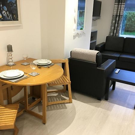 Spacious Ground Floor Studio Flat - Easy Access To Stansted Airport, London And Cambridge Daire Bishop's Stortford Dış mekan fotoğraf