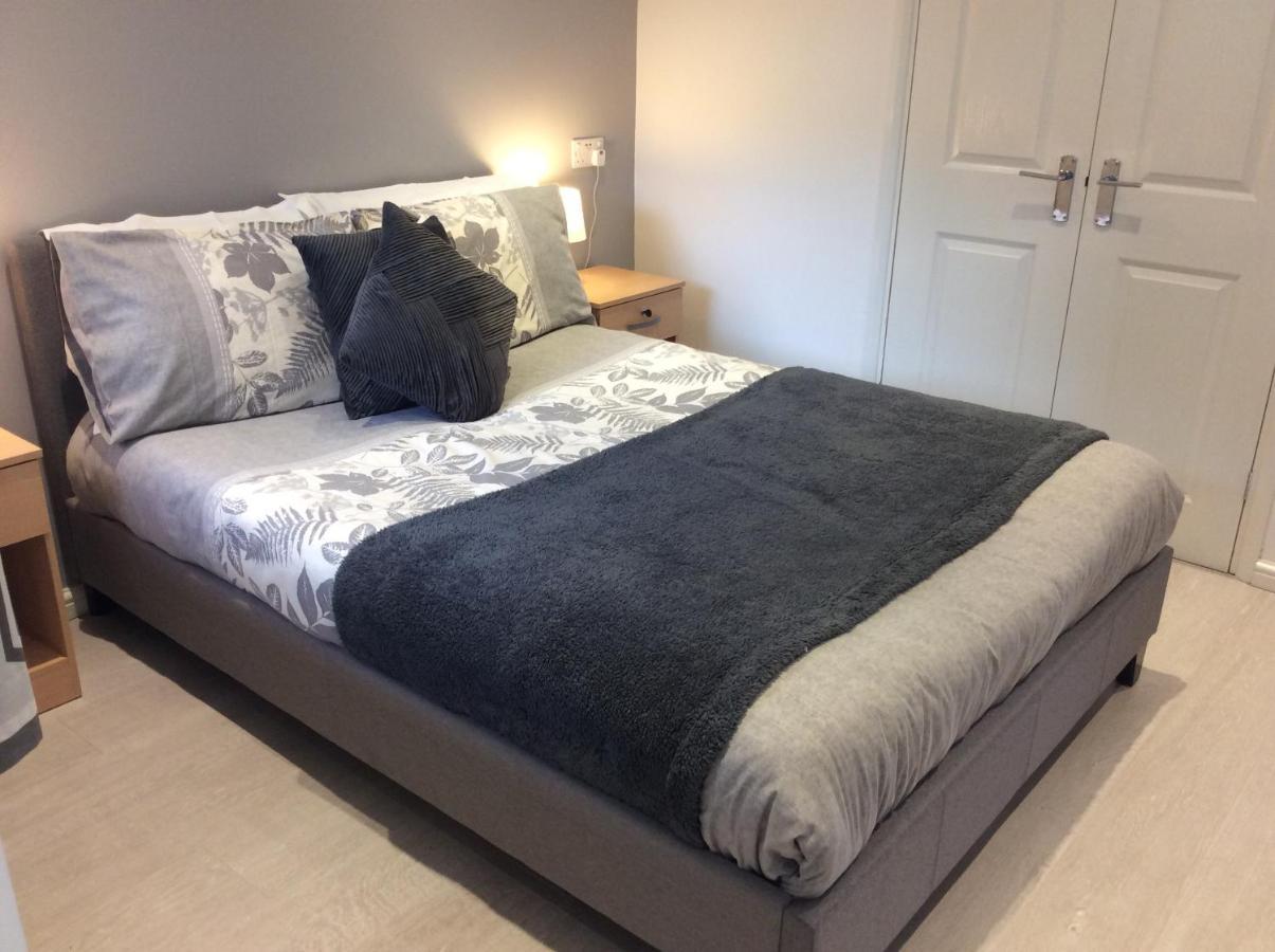 Spacious Ground Floor Studio Flat - Easy Access To Stansted Airport, London And Cambridge Daire Bishop's Stortford Dış mekan fotoğraf