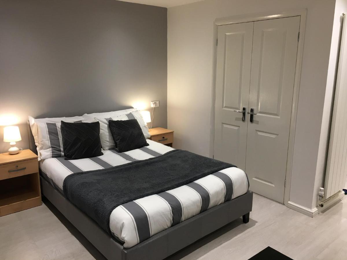 Spacious Ground Floor Studio Flat - Easy Access To Stansted Airport, London And Cambridge Daire Bishop's Stortford Dış mekan fotoğraf