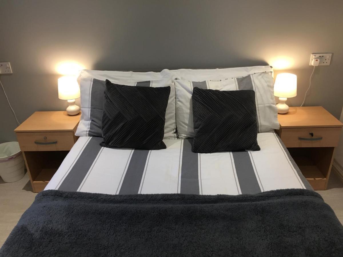 Spacious Ground Floor Studio Flat - Easy Access To Stansted Airport, London And Cambridge Daire Bishop's Stortford Dış mekan fotoğraf
