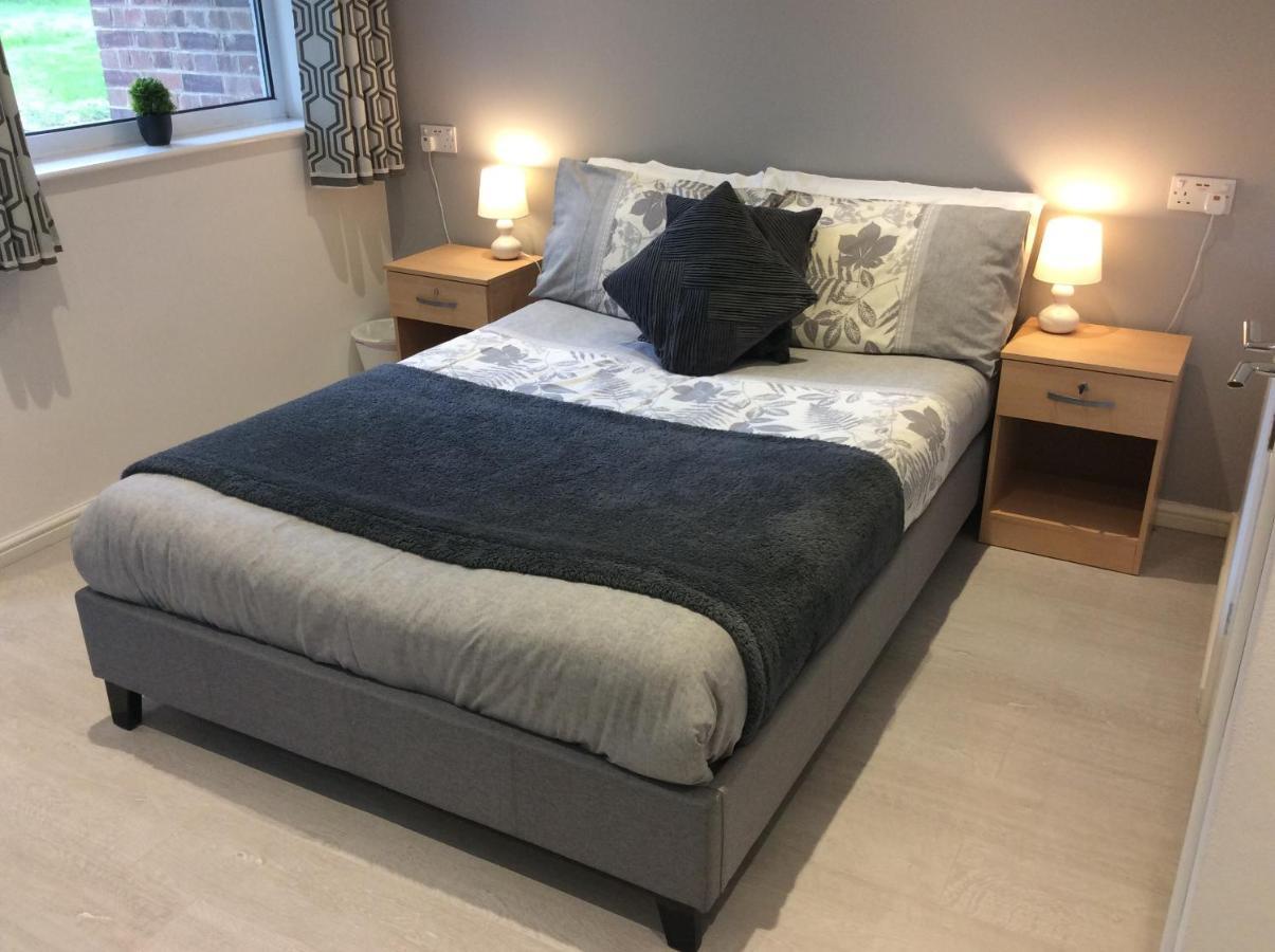 Spacious Ground Floor Studio Flat - Easy Access To Stansted Airport, London And Cambridge Daire Bishop's Stortford Dış mekan fotoğraf