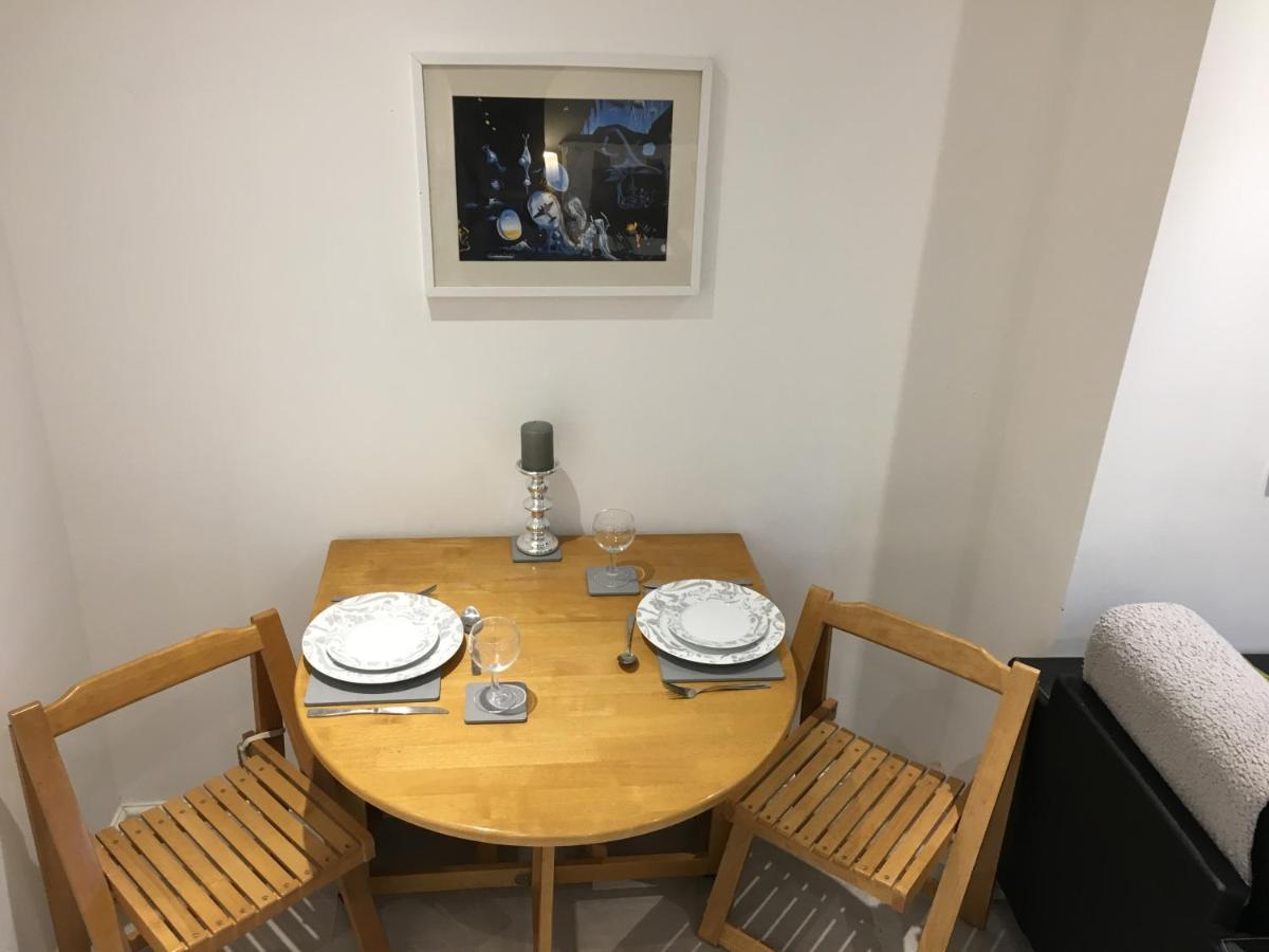 Spacious Ground Floor Studio Flat - Easy Access To Stansted Airport, London And Cambridge Daire Bishop's Stortford Dış mekan fotoğraf