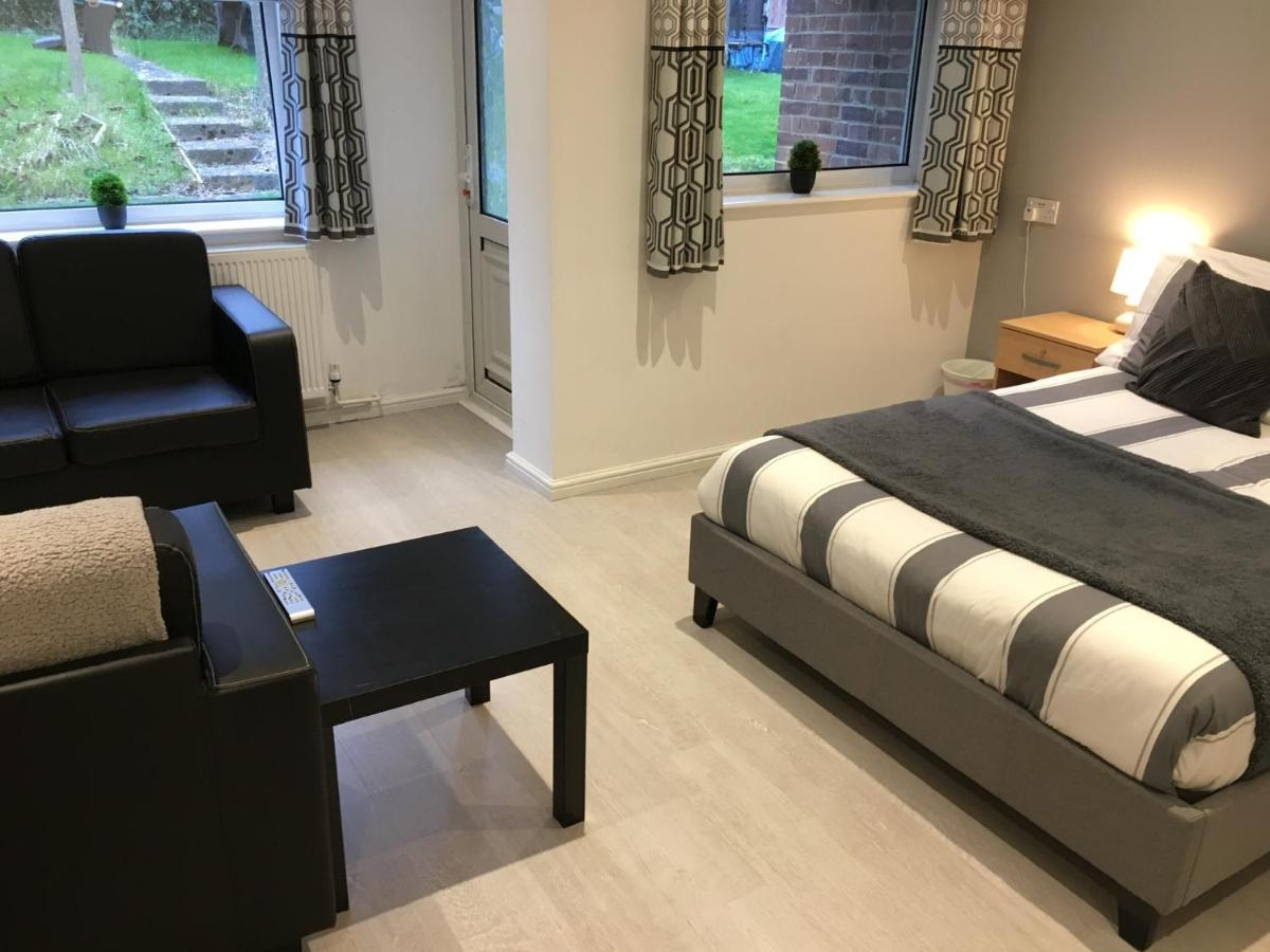 Spacious Ground Floor Studio Flat - Easy Access To Stansted Airport, London And Cambridge Daire Bishop's Stortford Dış mekan fotoğraf