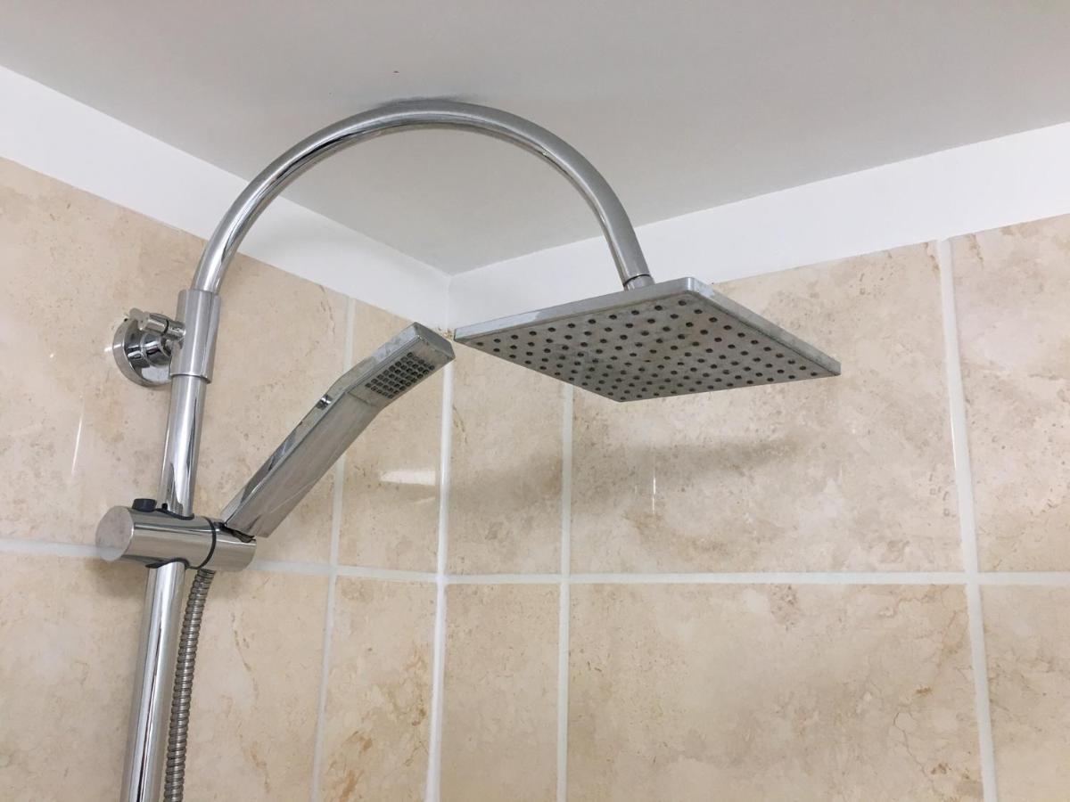 Spacious Ground Floor Studio Flat - Easy Access To Stansted Airport, London And Cambridge Daire Bishop's Stortford Dış mekan fotoğraf