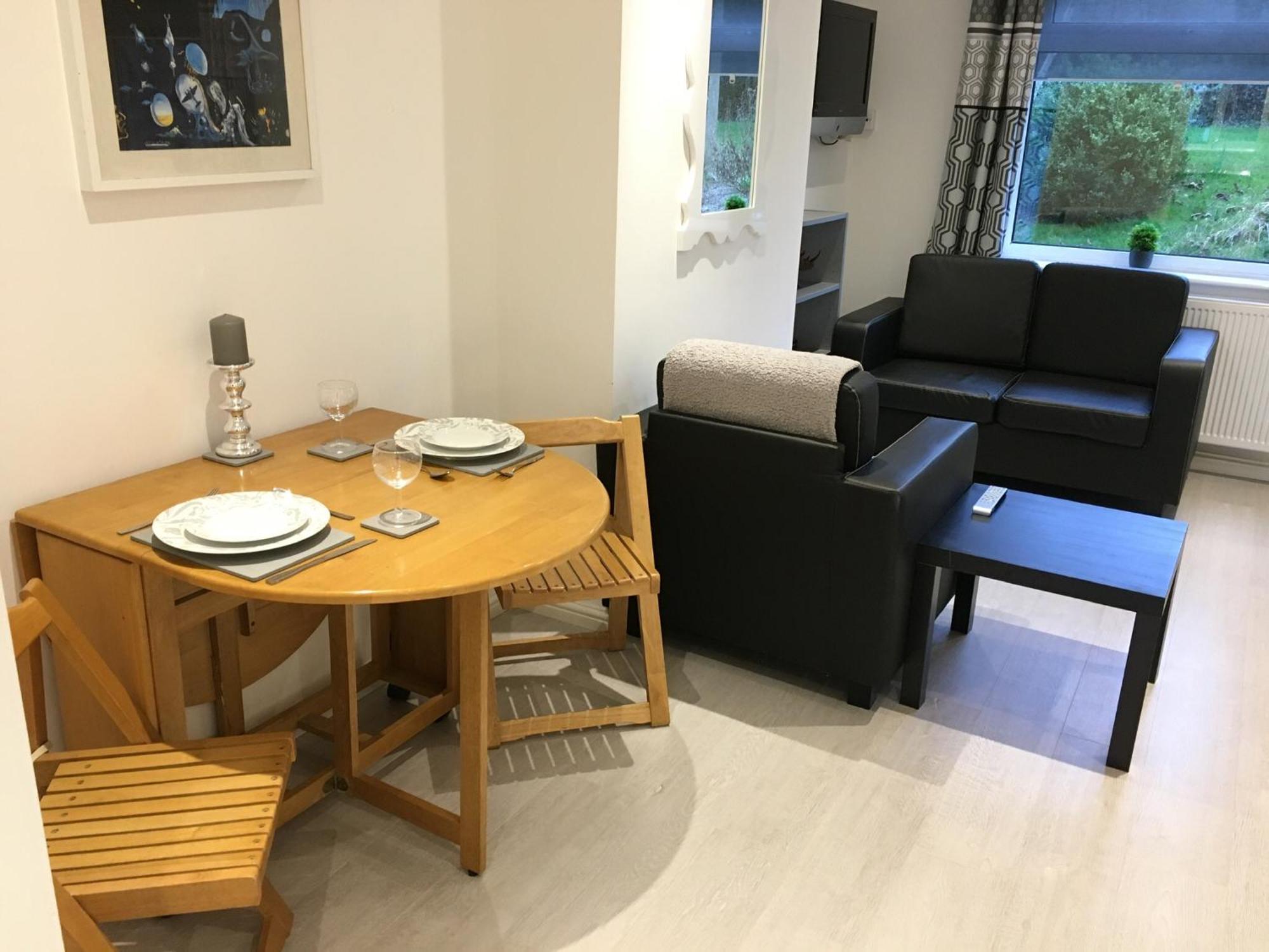 Spacious Ground Floor Studio Flat - Easy Access To Stansted Airport, London And Cambridge Daire Bishop's Stortford Dış mekan fotoğraf